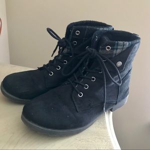 Rock and Candy Tavin Booties